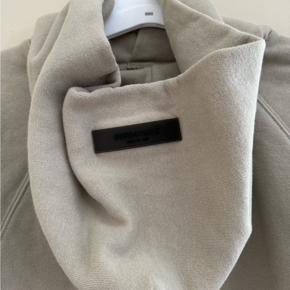 Essentials hoodie - Picture 4 of 5